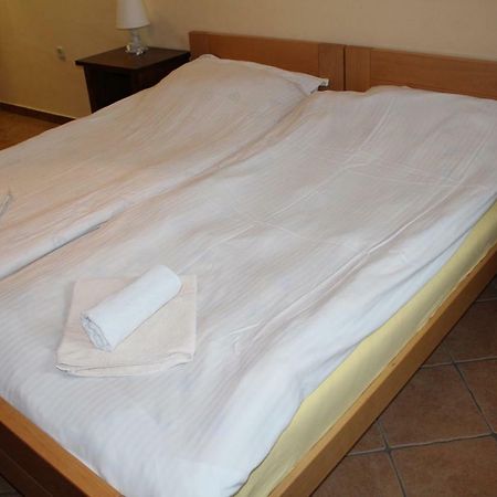 Bed and Breakfast Prenociste "Magnus" Slavonski Brod Exterior foto