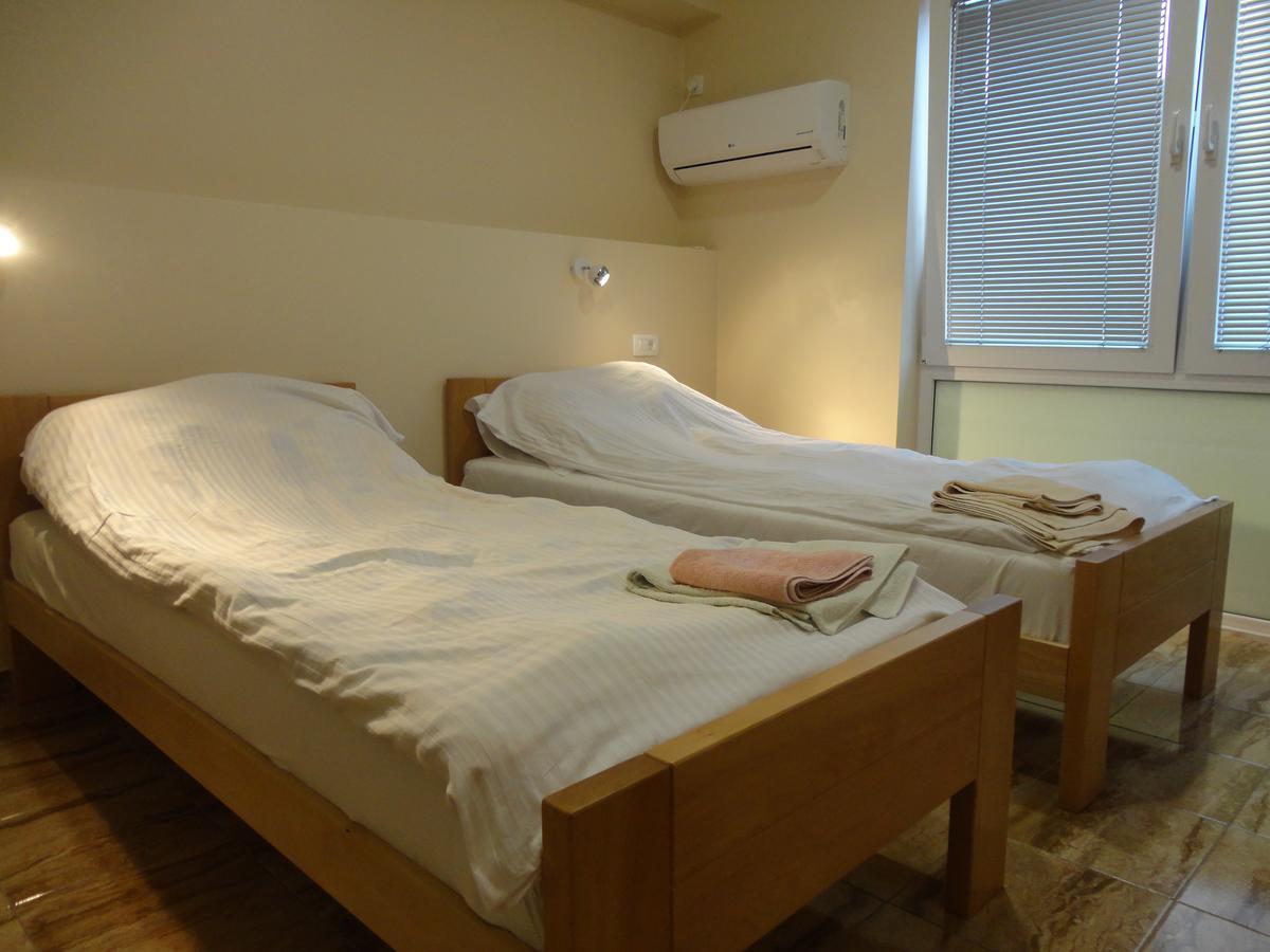 Bed and Breakfast Prenociste "Magnus" Slavonski Brod Exterior foto