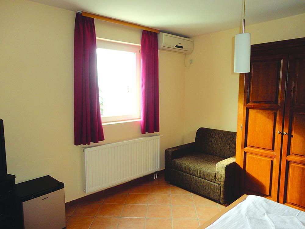 Bed and Breakfast Prenociste "Magnus" Slavonski Brod Exterior foto