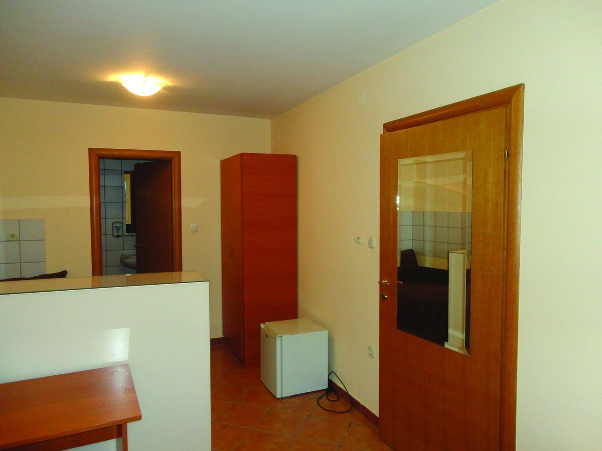 Bed and Breakfast Prenociste "Magnus" Slavonski Brod Exterior foto
