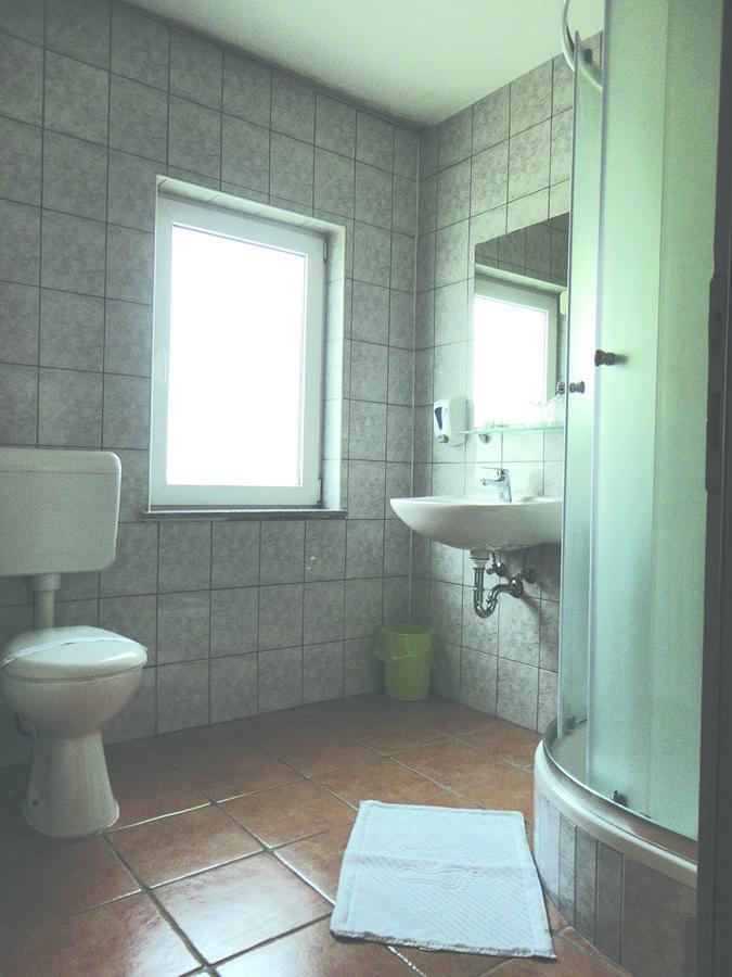 Bed and Breakfast Prenociste "Magnus" Slavonski Brod Exterior foto