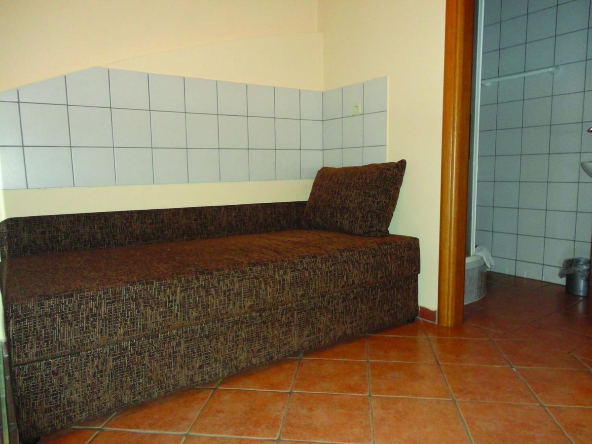 Bed and Breakfast Prenociste "Magnus" Slavonski Brod Exterior foto