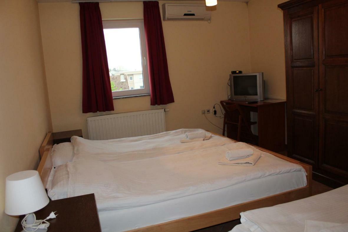 Bed and Breakfast Prenociste "Magnus" Slavonski Brod Exterior foto