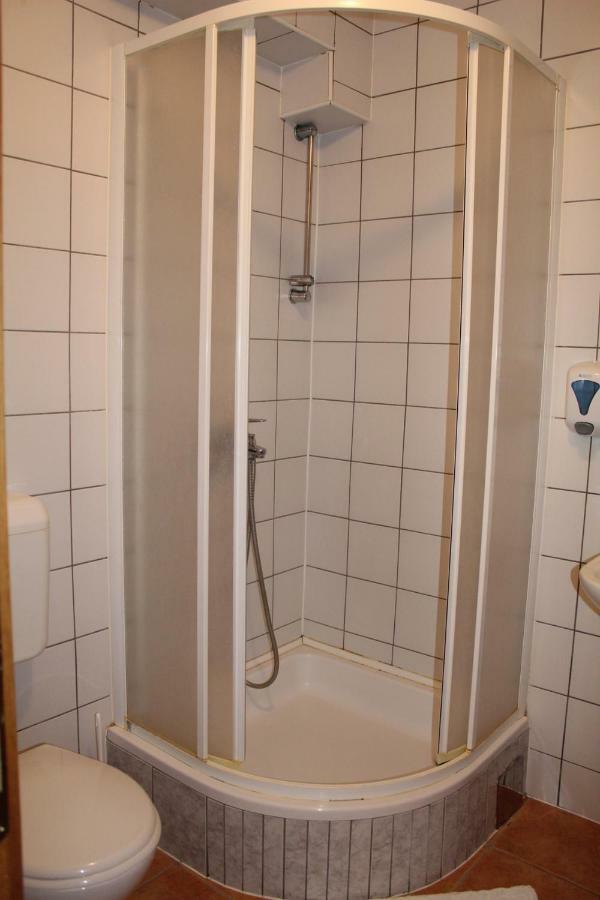 Bed and Breakfast Prenociste "Magnus" Slavonski Brod Exterior foto