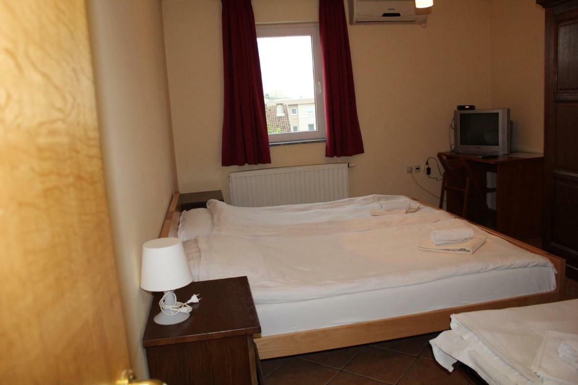 Bed and Breakfast Prenociste "Magnus" Slavonski Brod Exterior foto