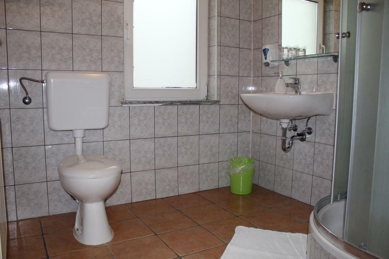 Bed and Breakfast Prenociste "Magnus" Slavonski Brod Exterior foto