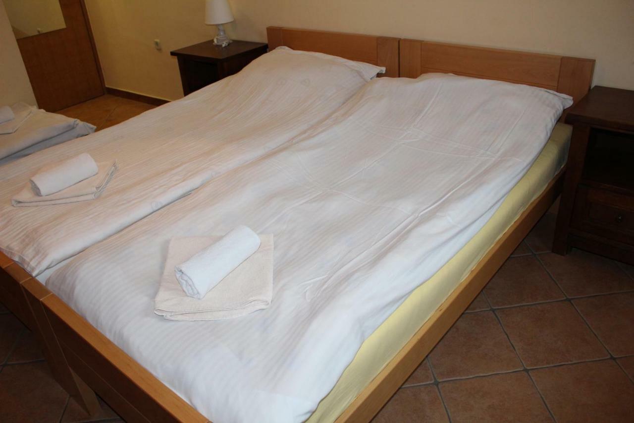Bed and Breakfast Prenociste "Magnus" Slavonski Brod Exterior foto
